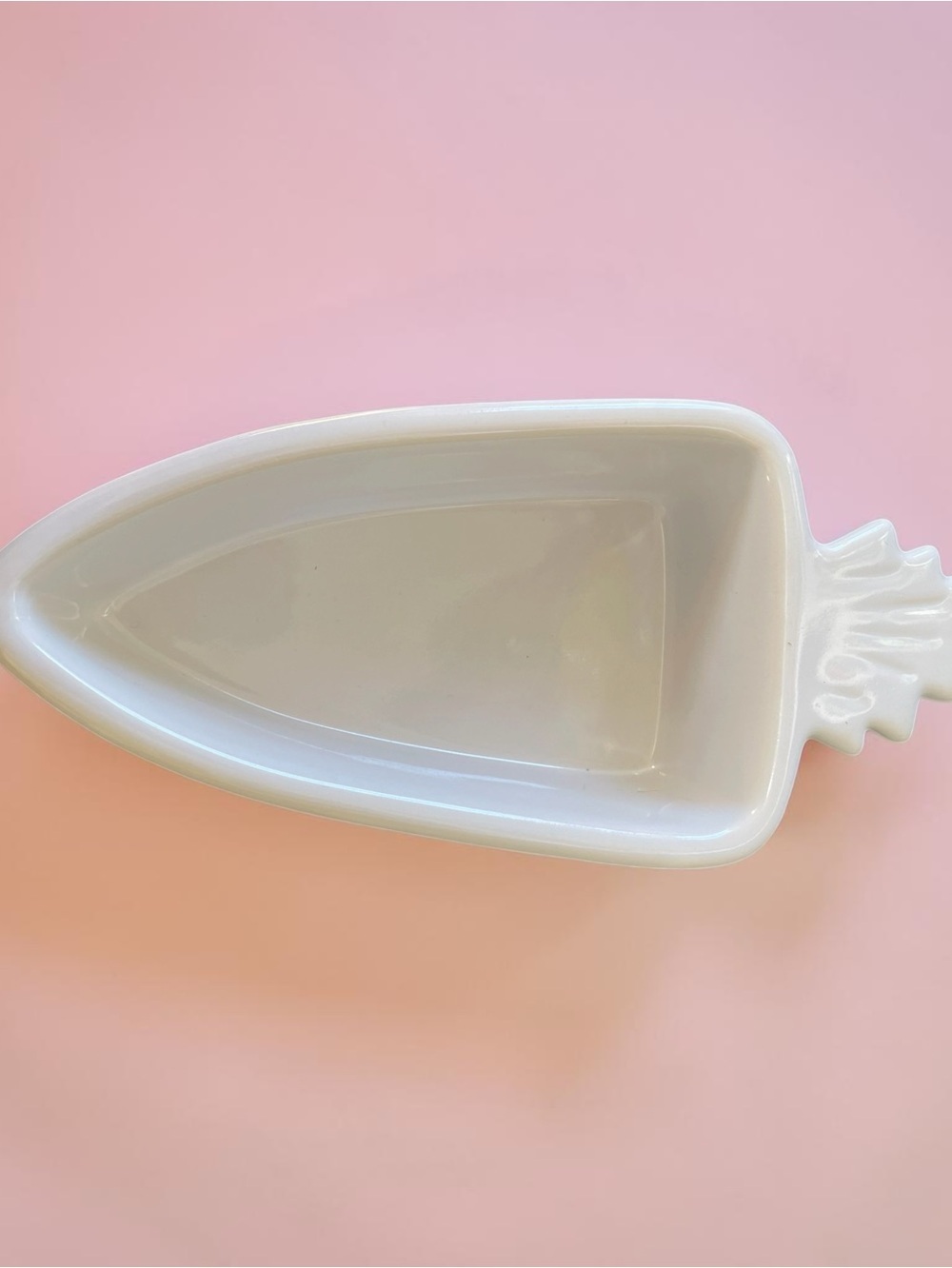 Chantal 1 cup casserole shaped like a carrot